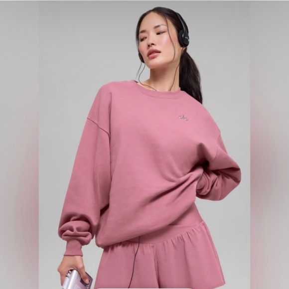 ALO Yoga NWT Accolade Crew Neck Pullover Sweatshirt Pink Wild Rose XS SOLD OUT - Picture 2 of 3